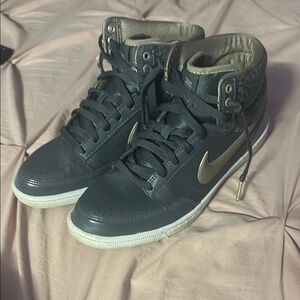 Nike Women's Black and Gold High-Top Sneakers / willing to go to 28$